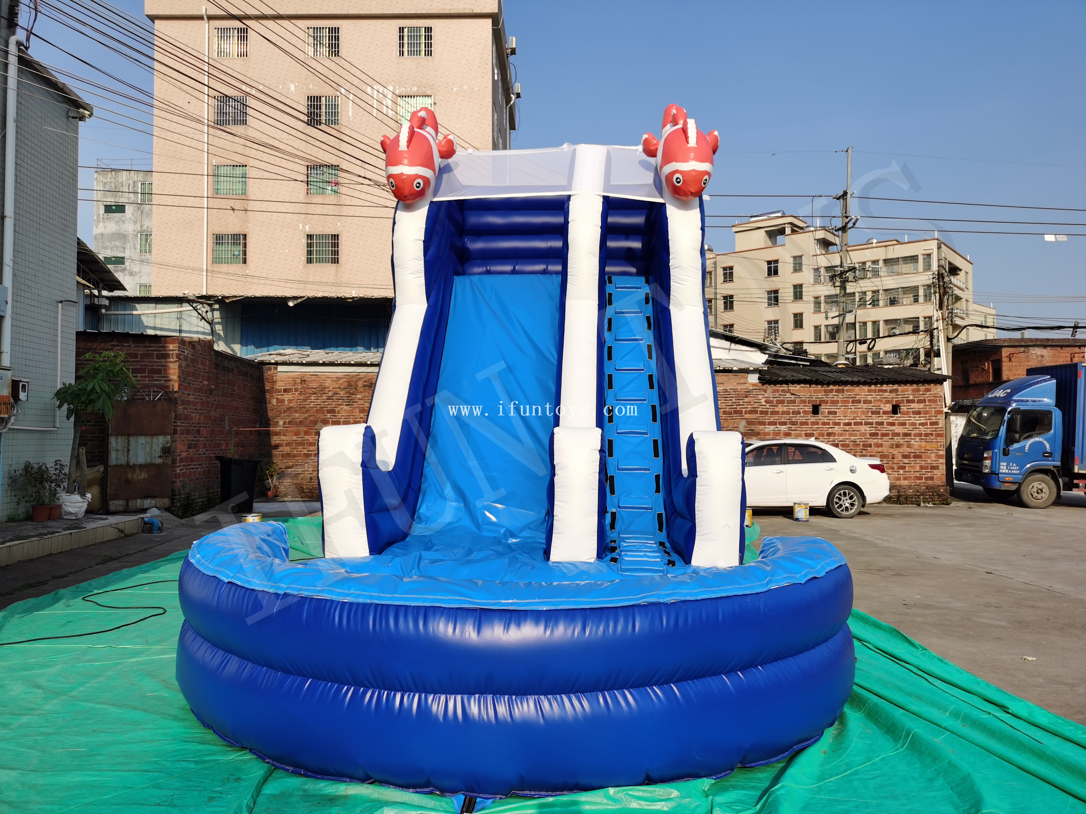 Ocean Sea Theme Inflatable Water Slide with Pool / Golden Fish Wateslide for Kids