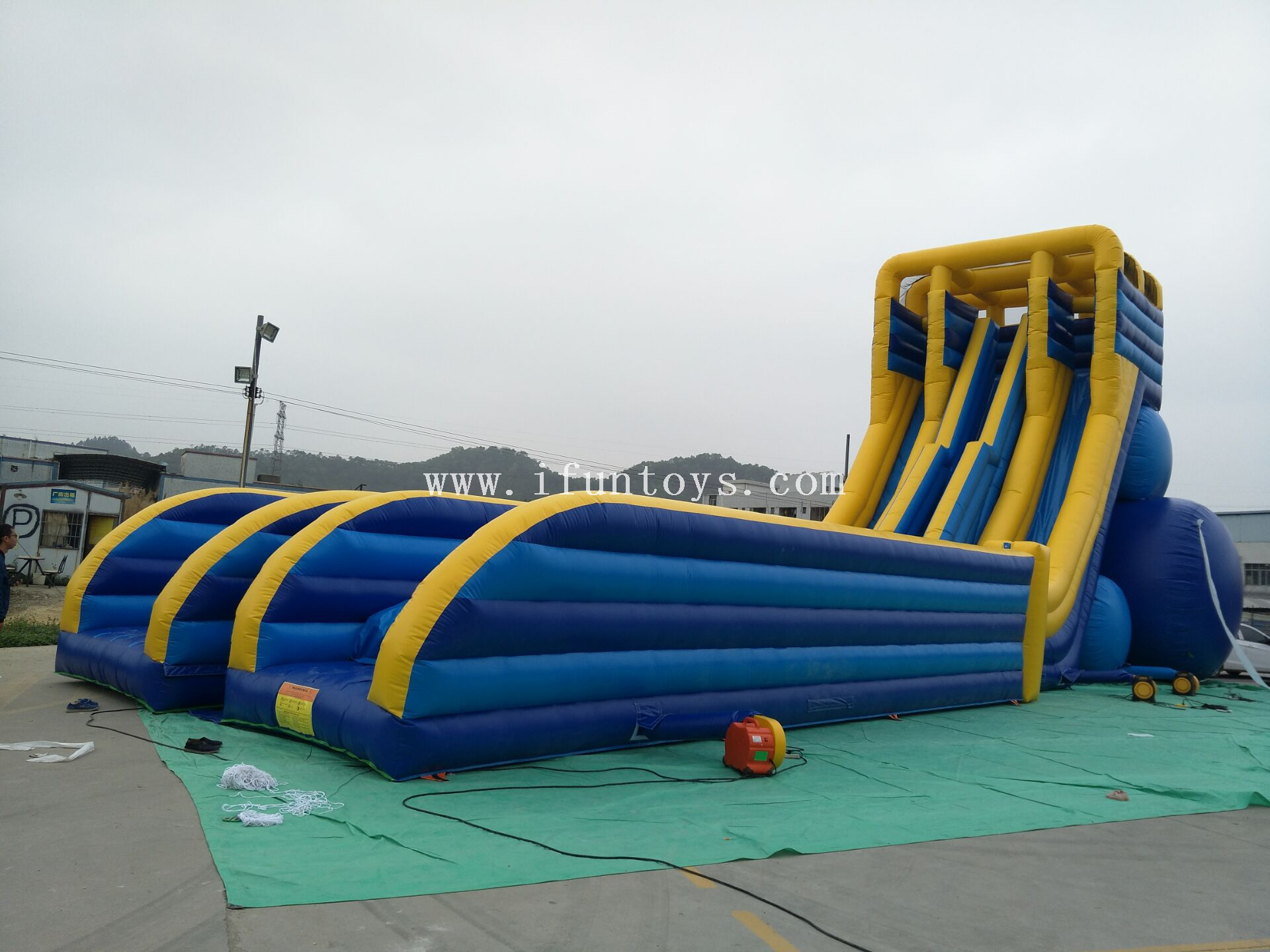 Amazing double lane free fall adult Inflatable Skyscraper Slide/ Giant